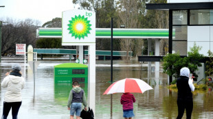 Miles de personas huyen de unas "peligrosas" inundaciones en S&iacute;dney