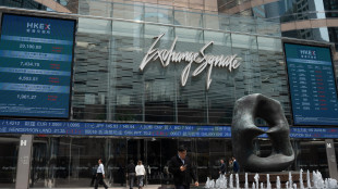 Borsa: Hong Kong negativa, apre a -0,46%,