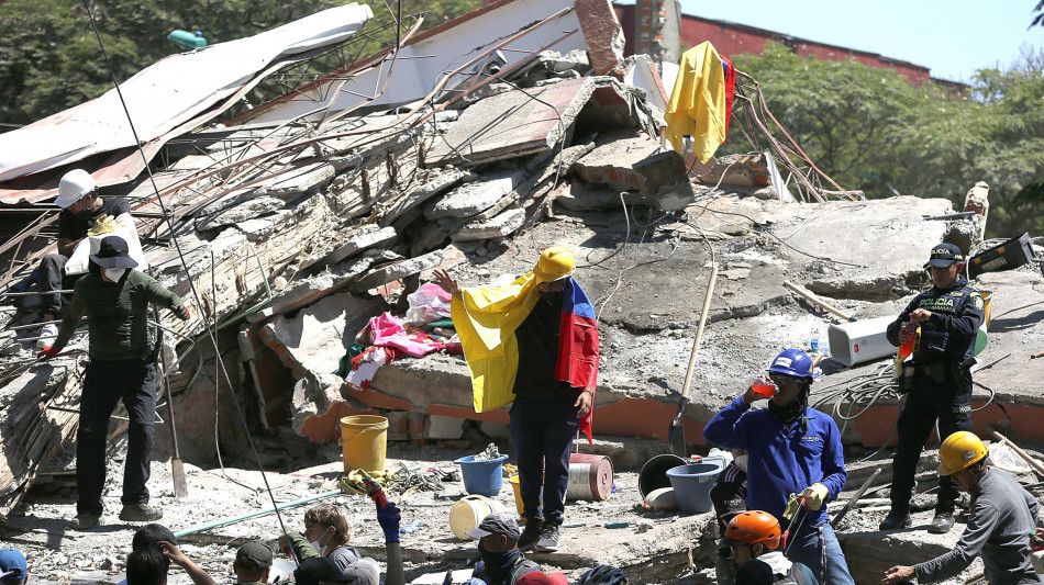Terremoto in Colombia, estratta viva dalle macerie dopo 30 ore