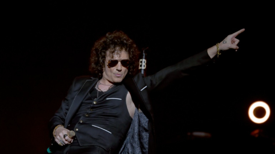 El rockero espa&ntilde;ol Bunbury abandona los escenarios por problemas de salud