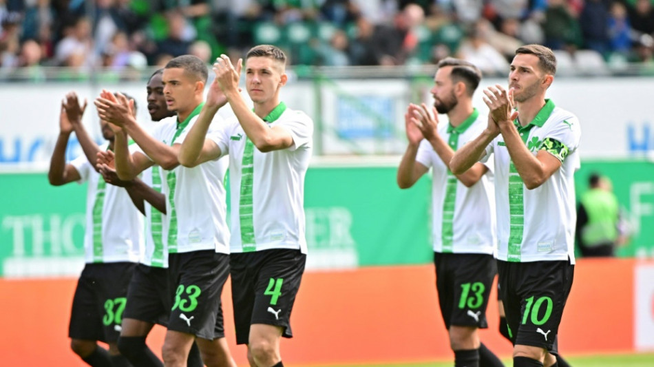 Spektakel in F&uuml;rth - Ujah &auml;rgert Club