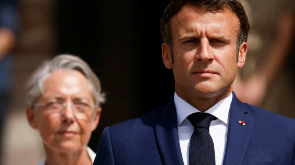 Macron re&ccedil;oit les partis politiques face aux blocages annonc&eacute;s