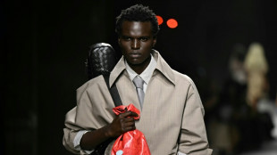 A la espera de Bottega Veneta en Mil&aacute;n, Madonna se deja ver en el desfile de Dolce & Gabbana