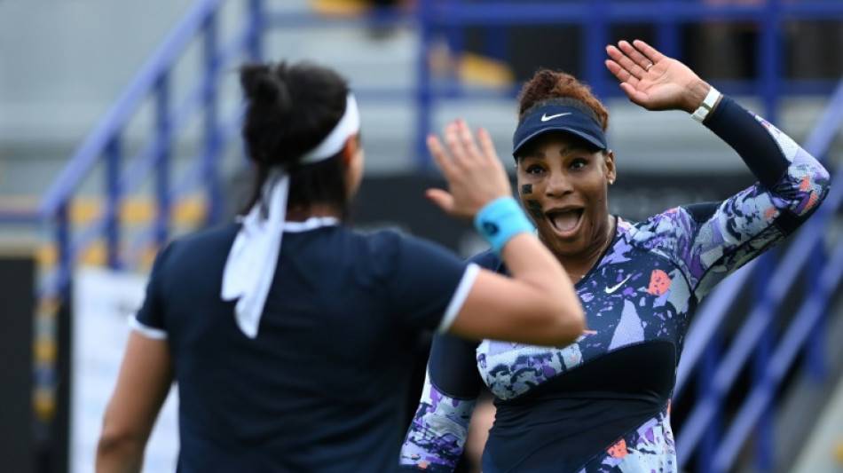 Eastbourne: Serena Williams rejoue et gagne, en double