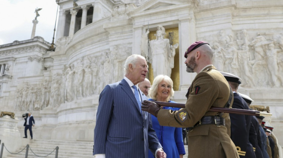 Carlos y Camila celebran el vigésimo aniversario de una controvertida boda