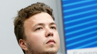 Belarus condena ex-jornalista dissidente Protasevich a 8 anos de prisão