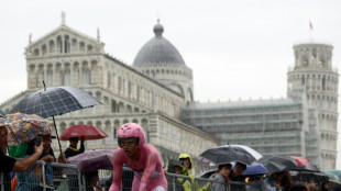 Dann Hoole gana la crono en Pisa, Del Toro conserva la 'maglia rosa' del Giro