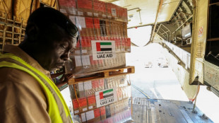 Generosidade com os deslocados toma conta das estradas do Sudão