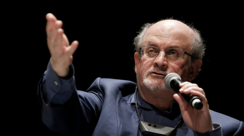 Rushdie beginnt nach Messerangriff wieder zu sprechen