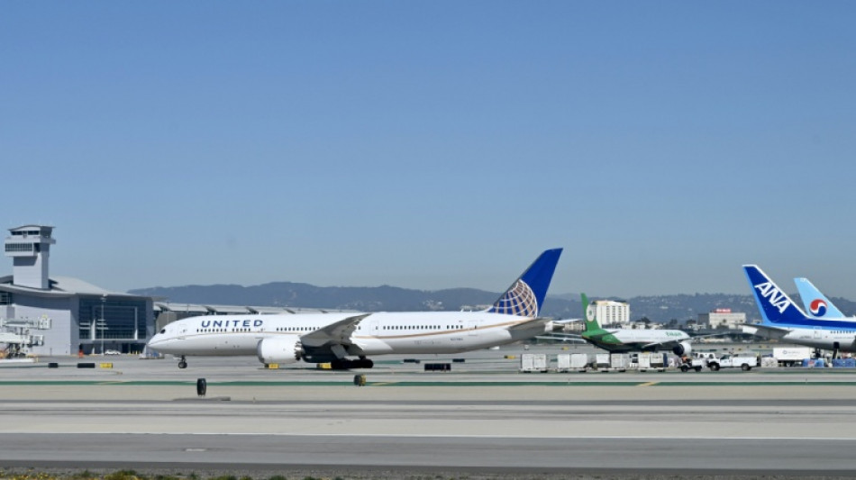United Airlines allowed unvaccinated employees to return to work