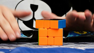Una ni&ntilde;a china de 6 a&ntilde;os se convierte en la m&aacute;s r&aacute;pida del mundo en resolver el Cubo de Rubik