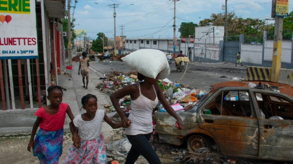 Ha&iuml;ti attend la force men&eacute;e par le Kenya, dans l'espoir de desserrer l'emprise des gangs