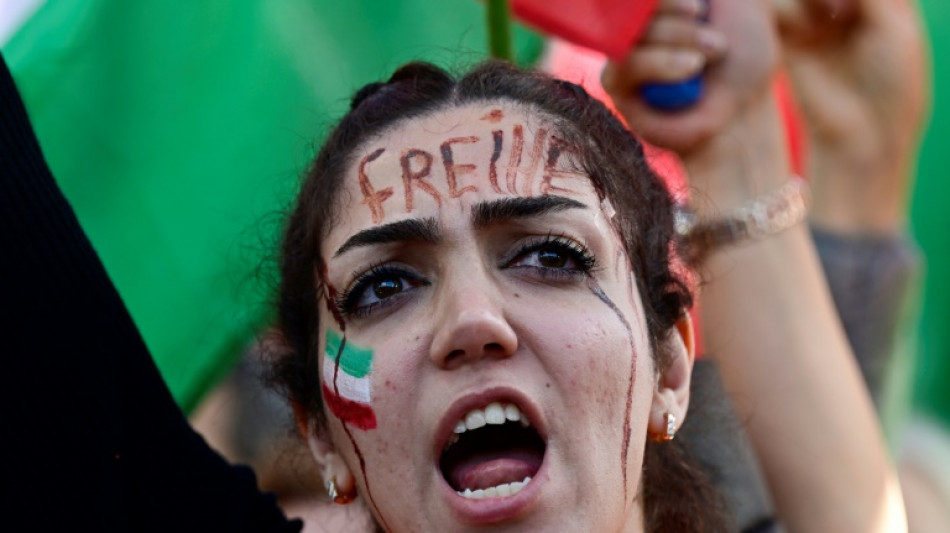 Rund 80.000 Menschen demonstrieren f&uuml;r Solidarit&auml;t mit Protestierenden im Iran