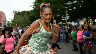 Dan&ccedil;a volta &agrave;s ruas de El Salvador ap&oacute;s novas medidas de seguran&ccedil;a