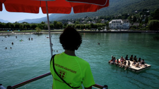 Sur un lac en Savoie, les secours veillent pour éviter les noyades