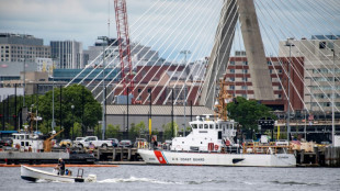 Un petit sous-marin touristique visitant l'&eacute;pave du Titanic port&eacute; disparu
