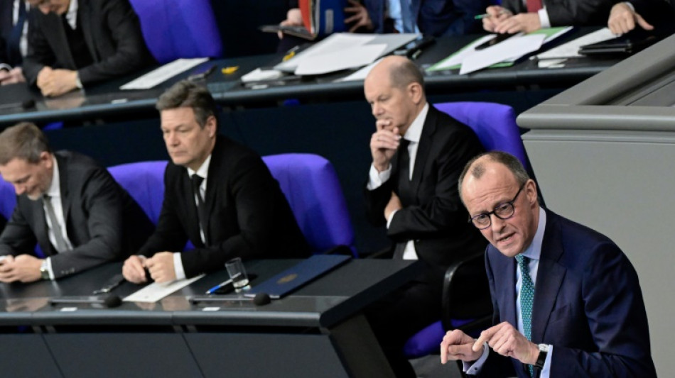 Merz wirft Scholz "Spiel mit Kriegs&auml;ngsten" in Taurus-Debatte vor
