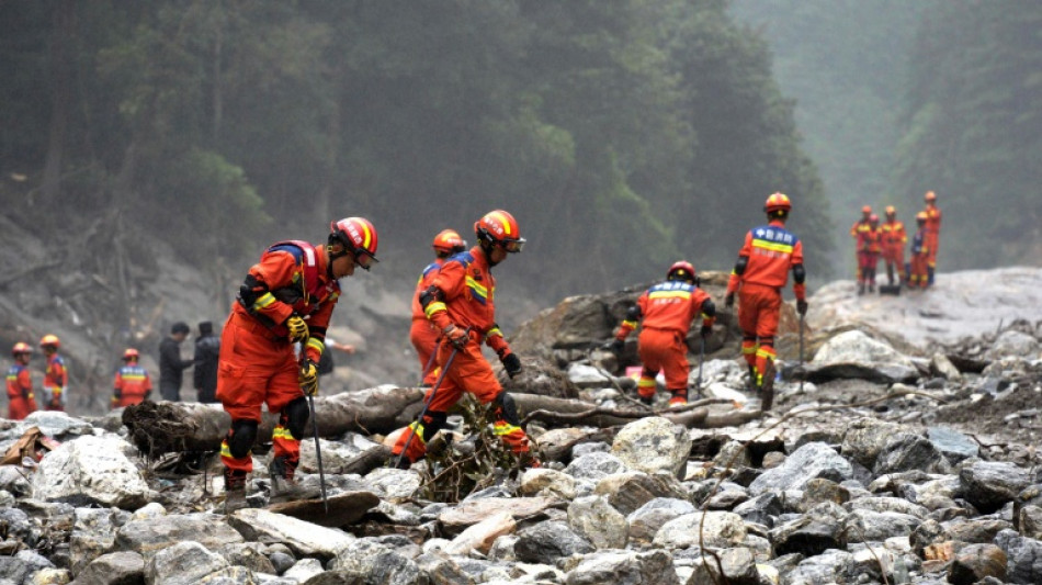 M&uuml;hsame Suche nach Vermissten nach Sturzflut im Himalaya - Retter in Tibet abgezogen