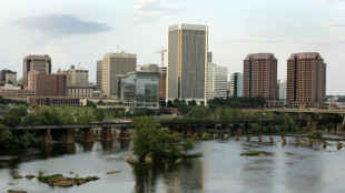 Can&ccedil;&atilde;o de protesto de autor desconhecido chega ao topo das paradas dos EUA