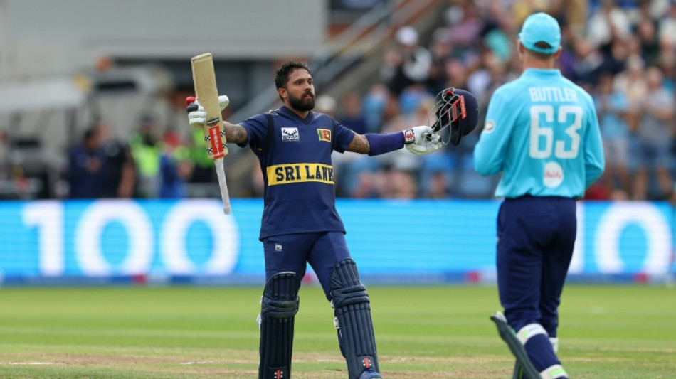 Sri Lanka captain Mendis hits century in 321-6 against England