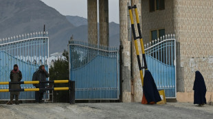 Reabren las universidades públicas de Afganistán con pocas mujeres en clase