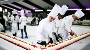 121 metre long cake gives a taste for records