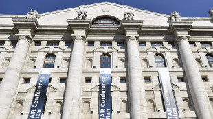 Borsa: Milano apre in calo, Ftse Mib -0,8