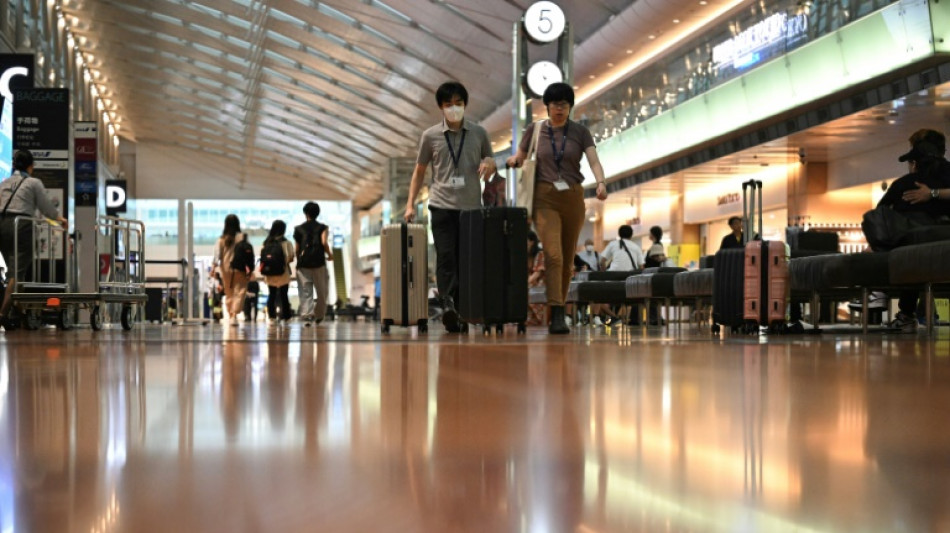 Amea&ccedil;a de tuf&atilde;o na regi&atilde;o de T&oacute;quio cancela centenas de trens e voos no Jap&atilde;o