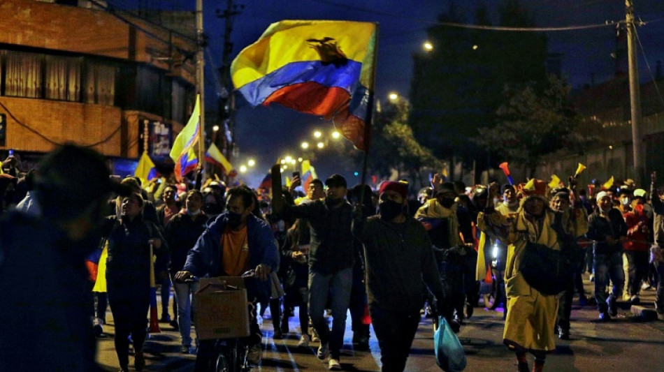 Equateur: l'armée accuse les manifestations de mettre la démocratie 