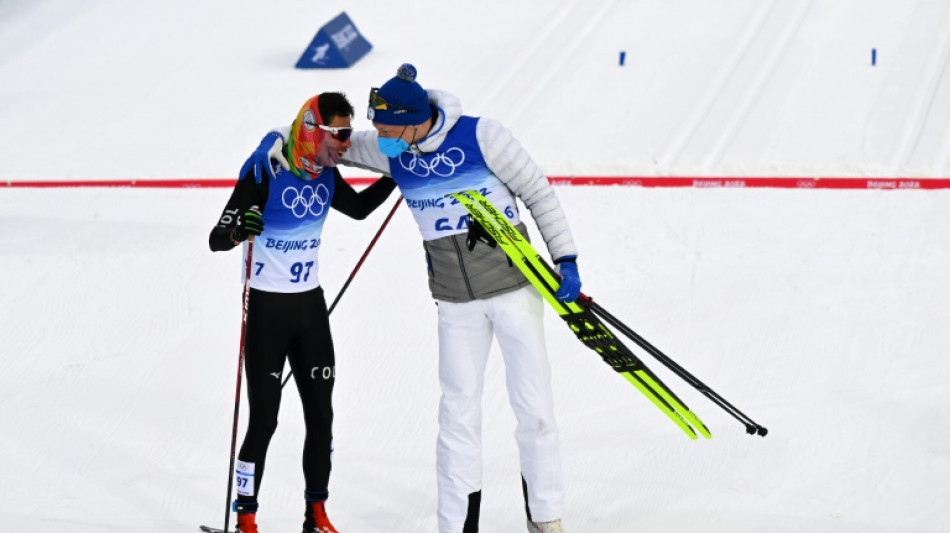 El campe&oacute;n ol&iacute;mpico Niskanen esper&oacute; al &uacute;ltimo, el colombiano Quintana, para felicitarlo