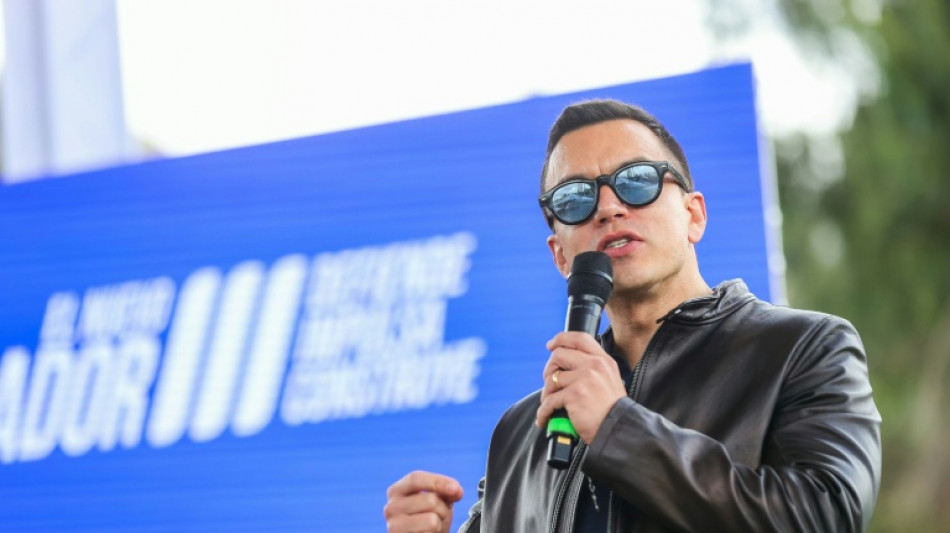 Presidente do Equador sai ileso de ataque a tiros contra seu veículo