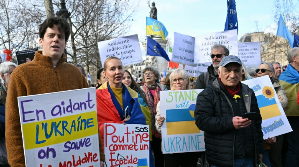 Un millier de manifestants &agrave; Paris pour soutenir l'Ukraine apr&egrave;s quatre ans de guerre