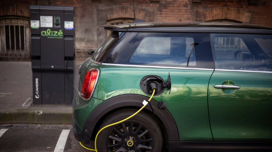 BMW k&uuml;ndigt Millionen-Investitionen in englischem Mini-Werk an