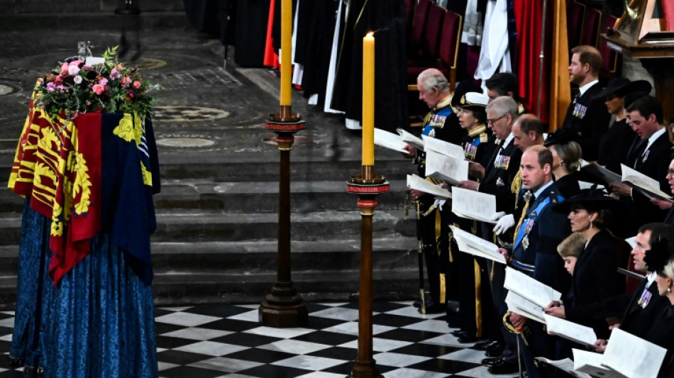 Trauerfeier f&uuml;r die Queen in London endet mit Schweigeminuten und Nationalhymne