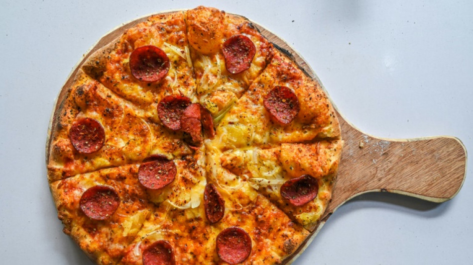 Tiefgek&uuml;hlte Salami-Pizzen: Gut im Geschmack - aber Unmengen an Fett und Salz