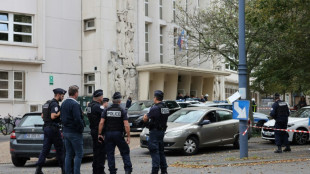 Professor &eacute; morto em ataque a faca em liceu no norte da Fran&ccedil;a