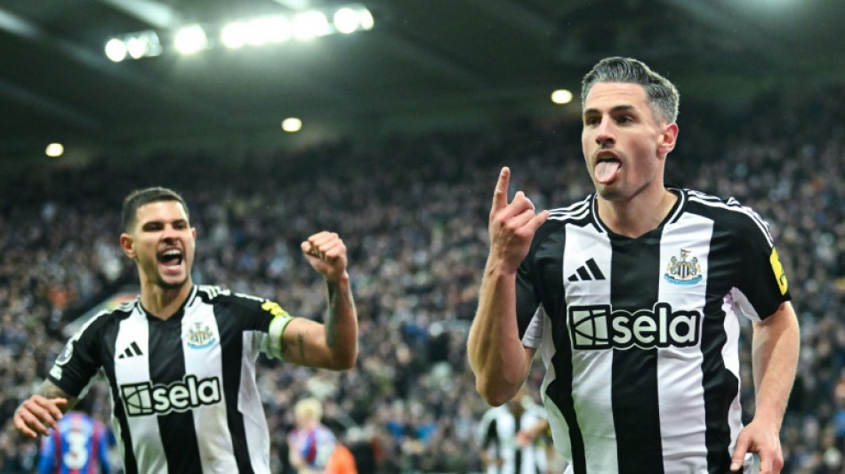Newcastle goleia Crystal Palace (5-0) e sobe para 3&ordm; na Premier League
