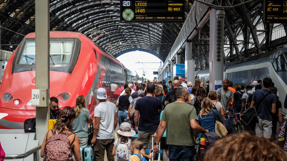 Rfi, risale la puntualit&agrave; dei treni, ora in orario 8 su 10