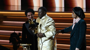 Silk Sonic gana Grammy a canci&oacute;n del a&ntilde;o con "Leave the door open"