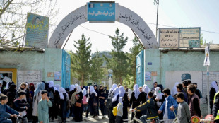Los talibanes cierran los colegios para las jóvenes afganas, poco después de reabrir