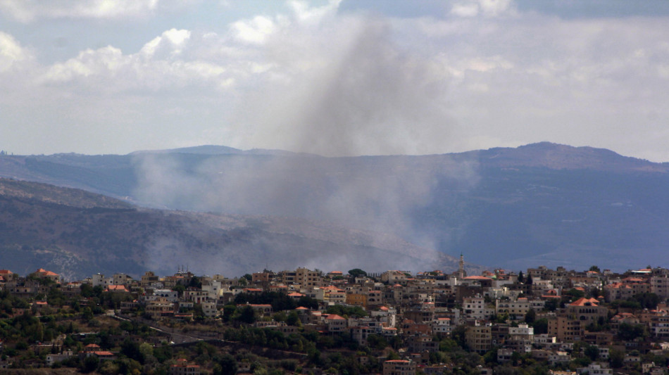 Israele, pi&ugrave; di 100 obiettivi Hezbollah colpiti in Libano