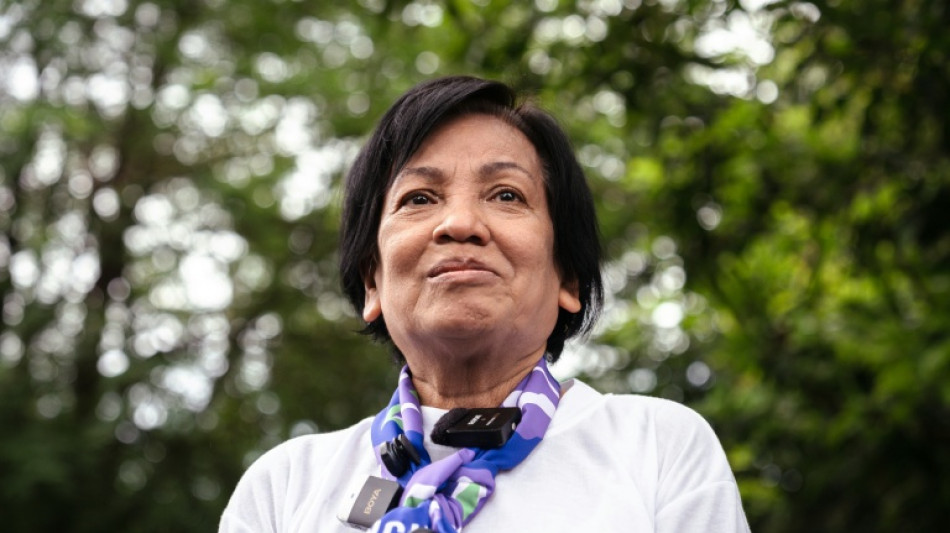 Tailandesa condenada a 43 anos de pris&atilde;o por crime de lesa-majestade &eacute; libertada