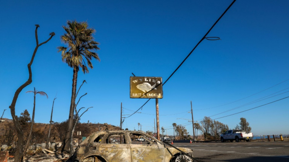 Los &Aacute;ngeles, devastada por el fuego, espera ansiosa que amainen los vientos
