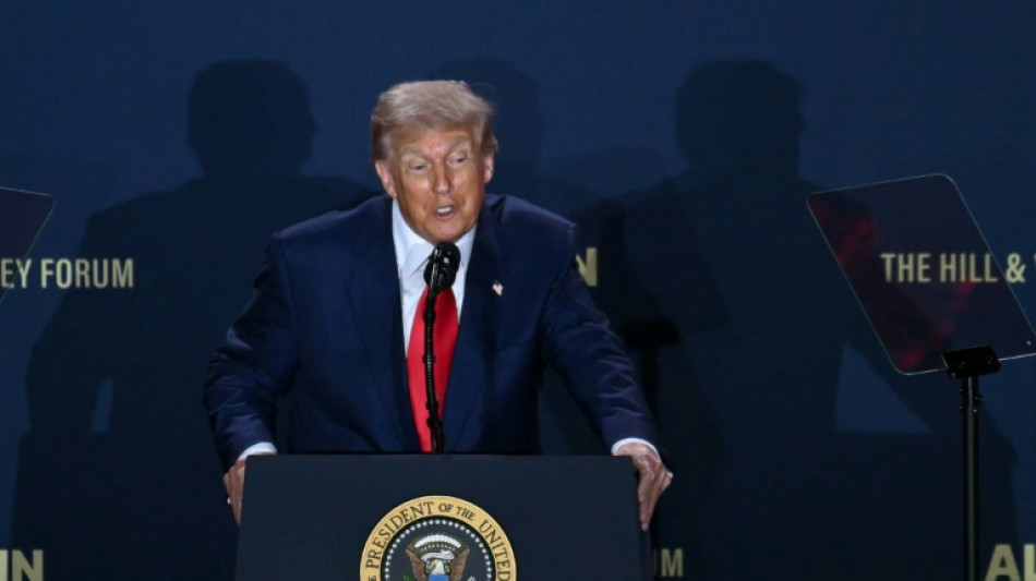 Trump lan&ccedil;a plano para acelerar IA americana sem 'vi&eacute;s ideol&oacute;gico'