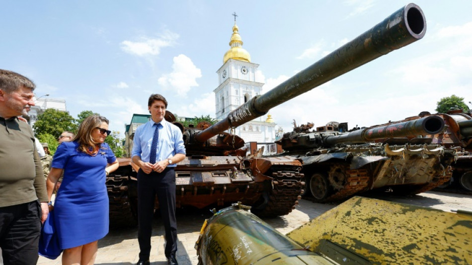 Premi&ecirc; canadense visita Kiev e culpa R&uacute;ssia por destrui&ccedil;&atilde;o de represa