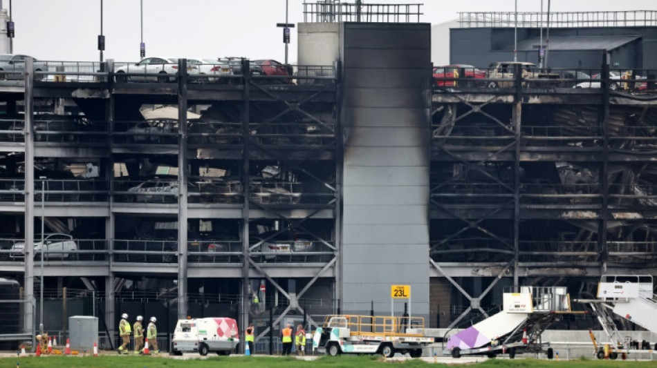 Un incendio en el aeropuerto londinense de Luton perturb&oacute; el tr&aacute;fico a&eacute;reo