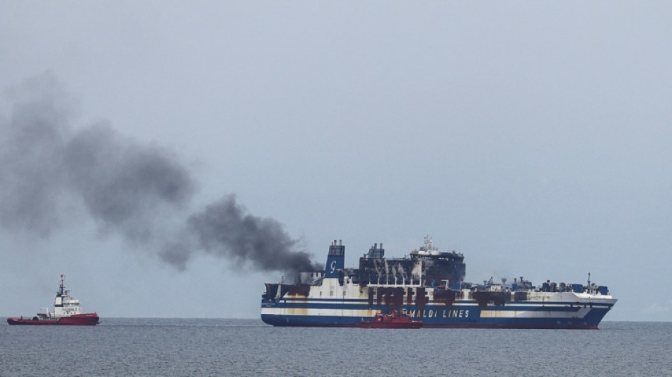 Disminuye esperanza de encontrar supervivientes en ferry italiano incendiado frente a Corfú