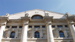 Borsa: Milano apre in rialzo, Ftse Mib +0,4%