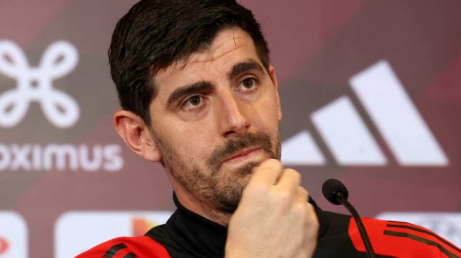 Com les&atilde;o nas costas, Courtois &eacute; d&uacute;vida para jogos da B&eacute;lgica nas Eliminat&oacute;rias