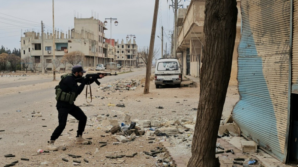 Aktivisten melden schwere K&auml;mpfe zwischen Truppen und Assad-Anh&auml;ngern in Syrien